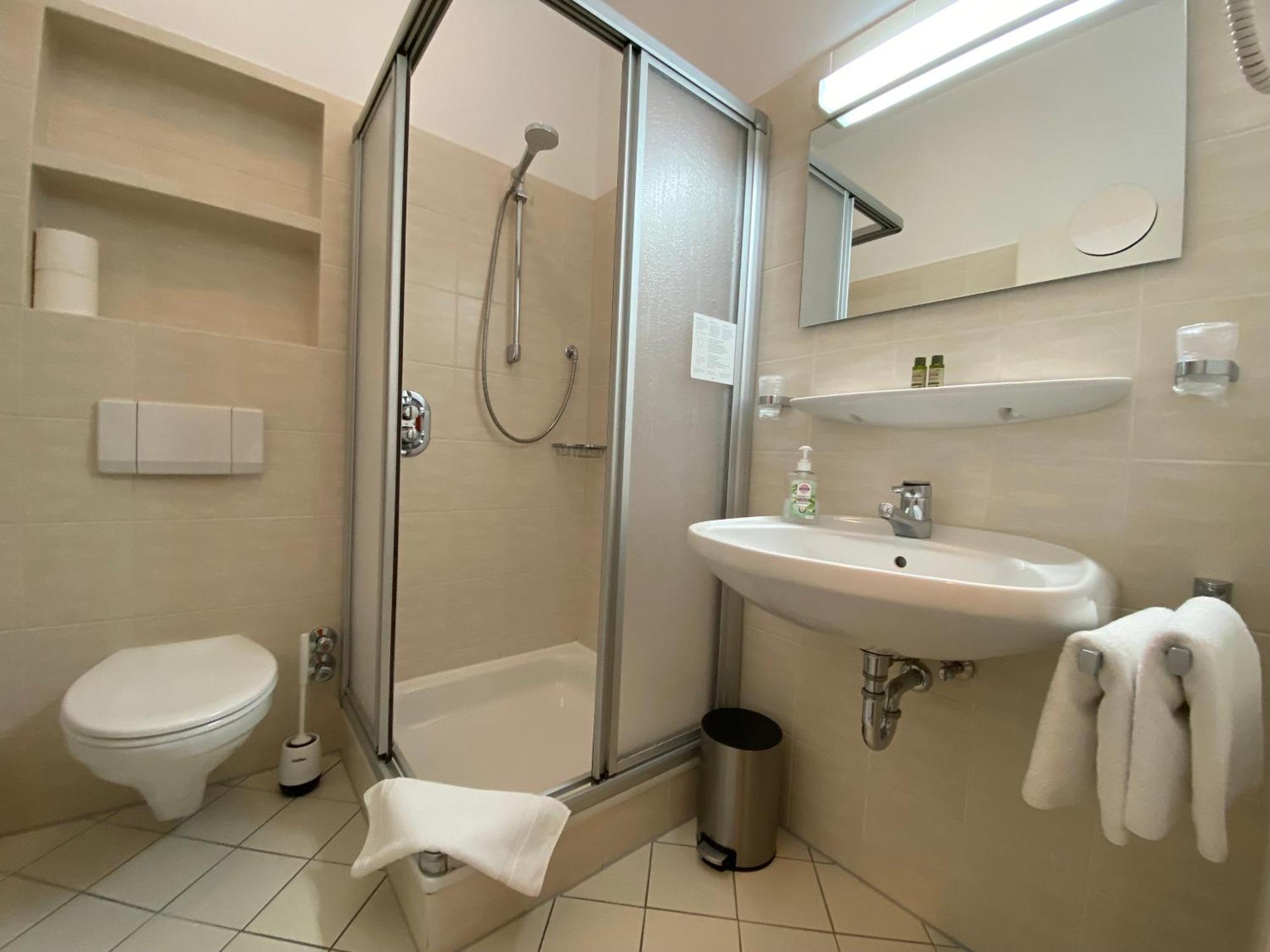 Adamidis Hotel Altenmedingen Ngoại thất bức ảnh
