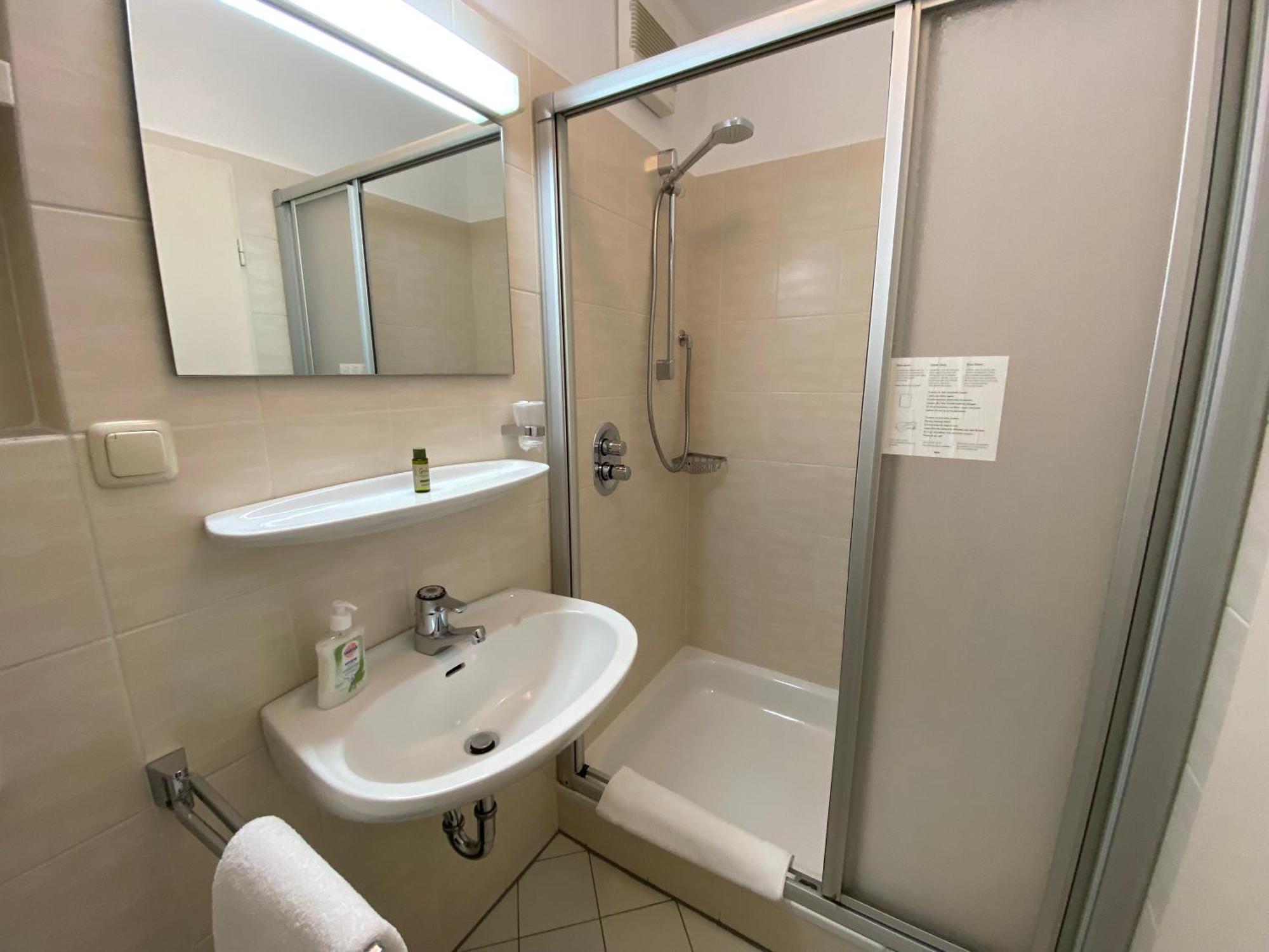 Adamidis Hotel Altenmedingen Ngoại thất bức ảnh