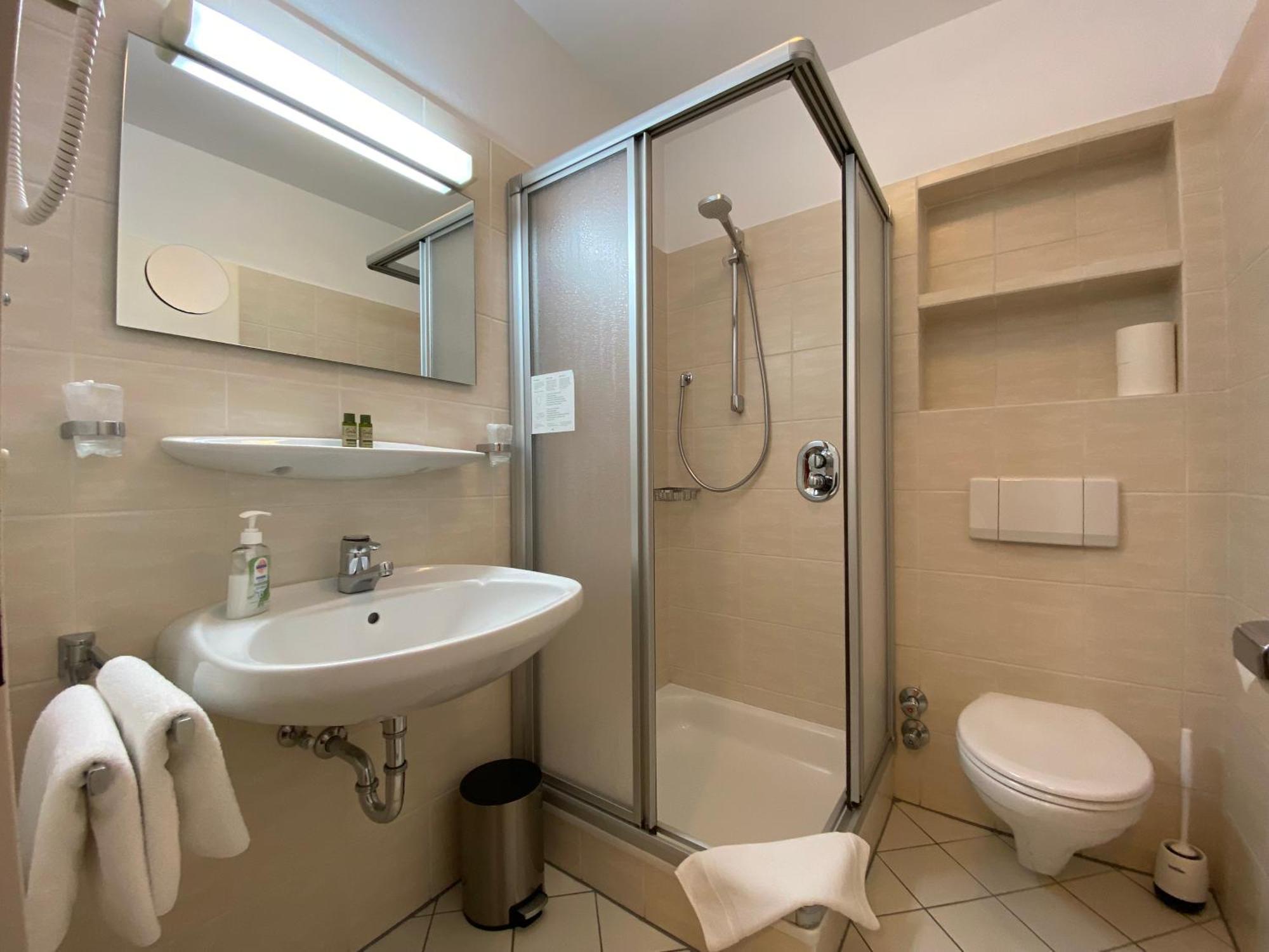 Adamidis Hotel Altenmedingen Ngoại thất bức ảnh